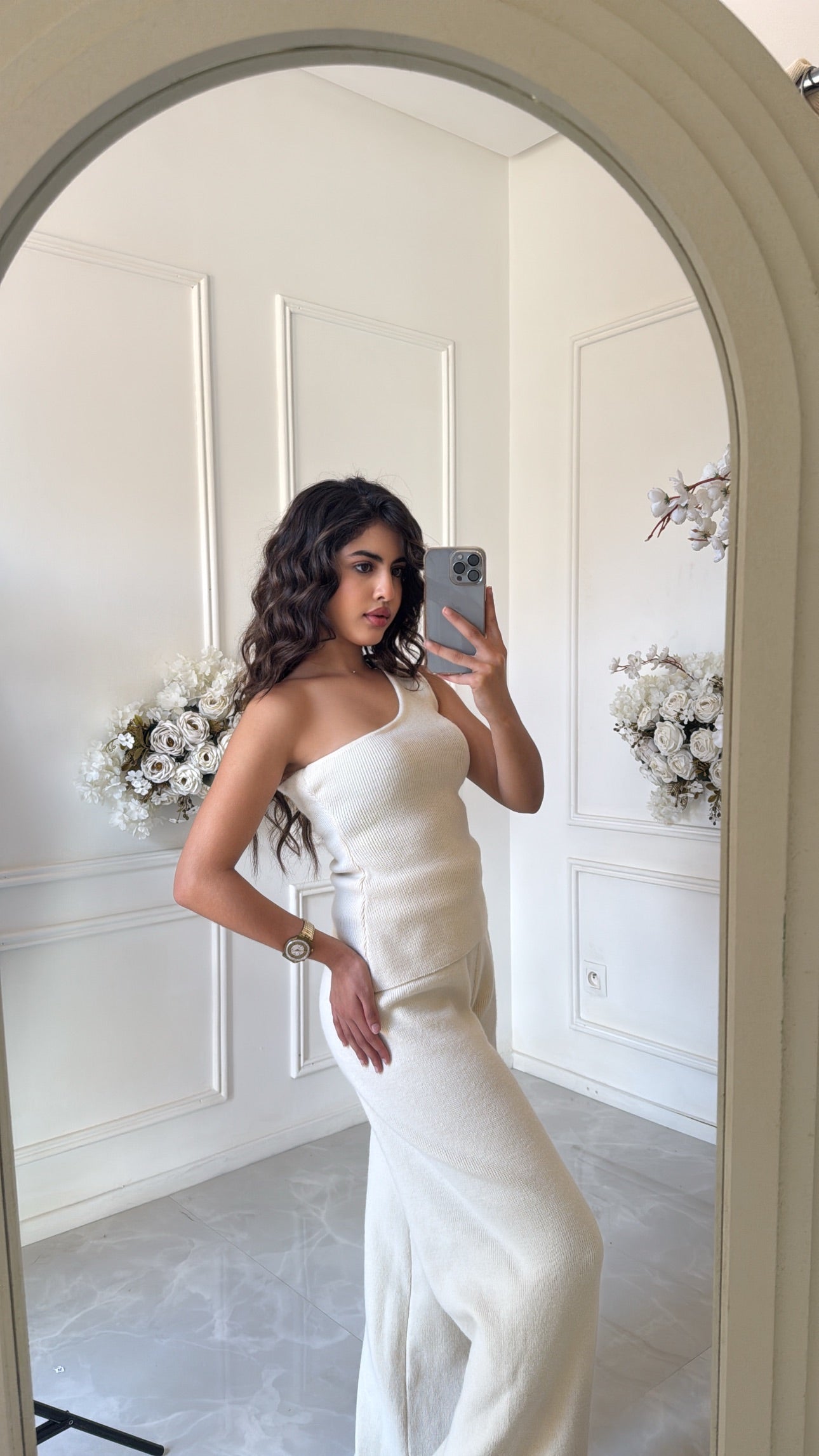 Elegant three-piece outfit for women – Layan Set styled as a complete look