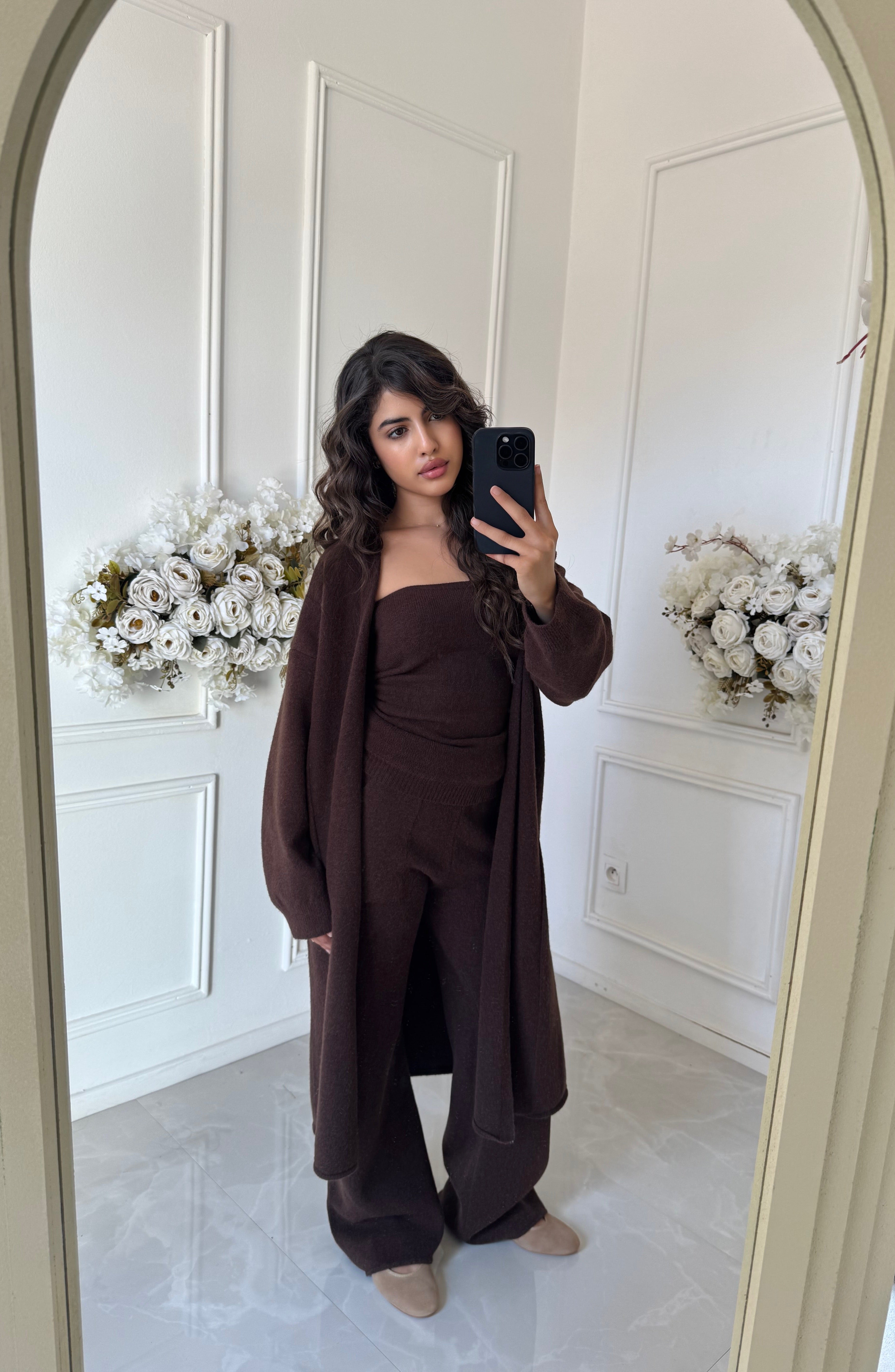 Relaxed-fit three-piece lounge outfit for women in soft breathable fabric