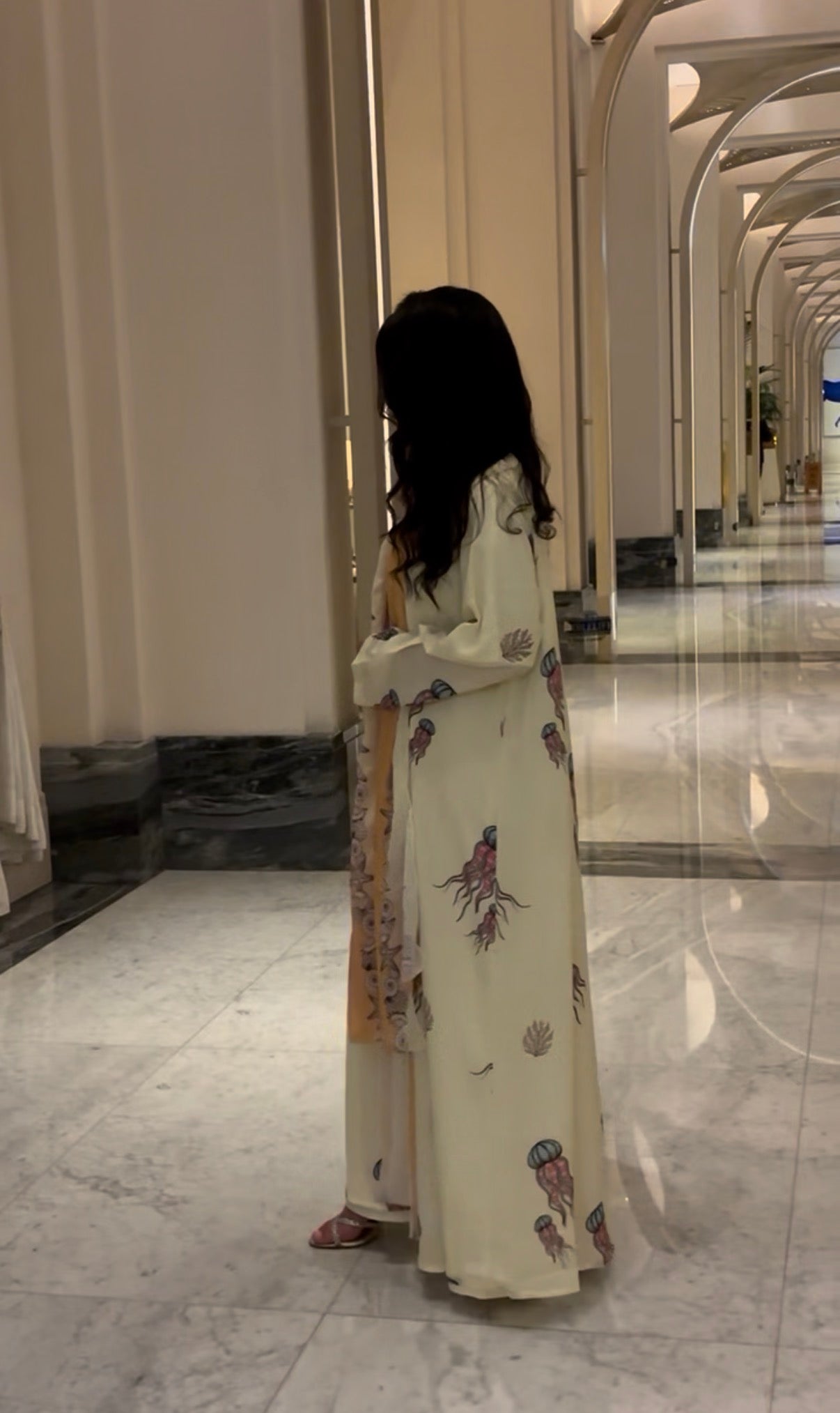 Abaya leen - Classy & Fabb