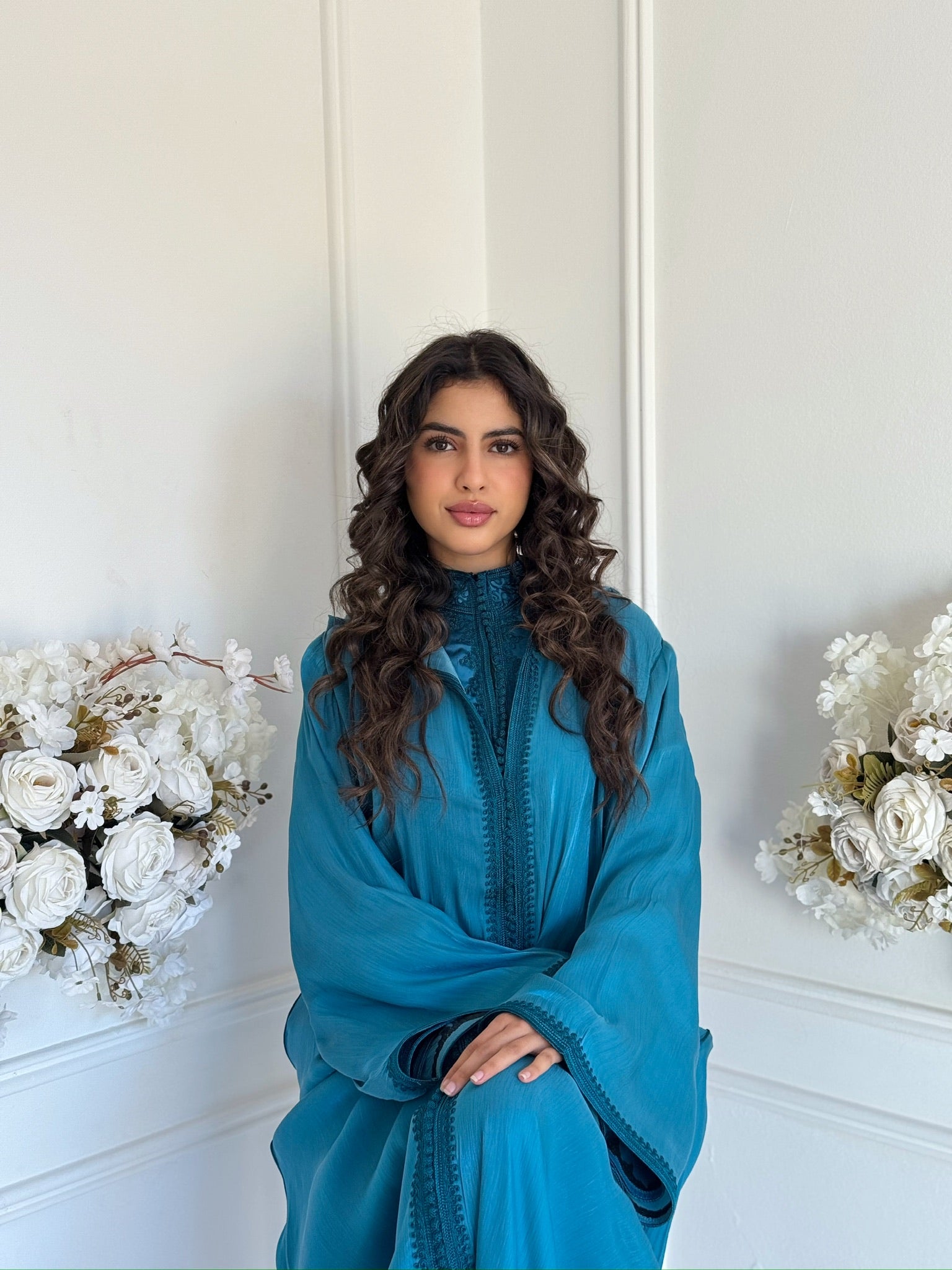 Luxury teal Moroccan jellaba – Jellaba Norhane front view